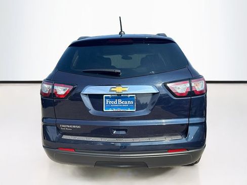 Used 2017 Chevrolet Traverse LS FWD image 7