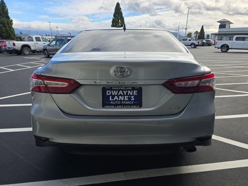 Used 2018 Toyota Camry XLE w/ Audio Package image 6