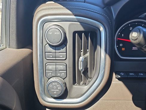 Certified 2020 Chevrolet Silverado 2500 LTZ w/ LTZ Premium Package AWD/4WD image 31