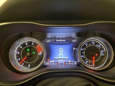 Used 2019 Jeep Cherokee Trailhawk w/ Comfort & Convenience Group image 13