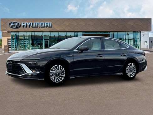 New 2025 Hyundai Sonata Limited image 2