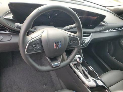 Certified 2024 Buick Envista Sport Touring w/ Convenience I Package FWD image 17
