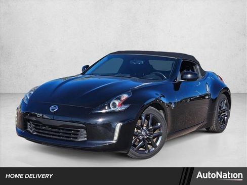 Used 2019 Nissan 370Z Roadster image 1