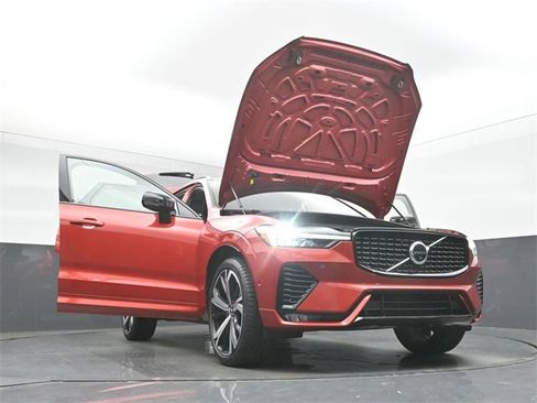 Used 2023 Volvo XC60 B5 Ultimate w/ Climate Package image 54