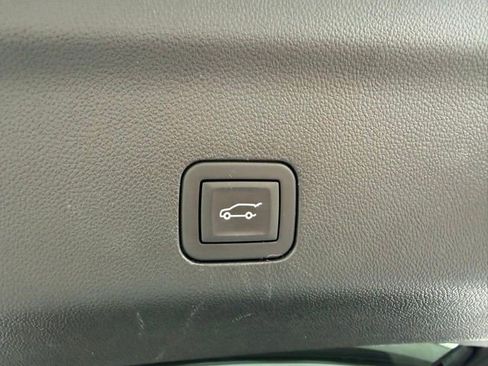 Certified 2025 GMC Yukon Denali AWD/4WD image 11