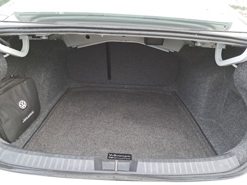 Used 2019 Volkswagen Jetta R-Line image 12