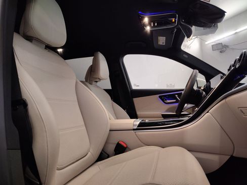 Used 2025 Mercedes-Benz GLC 300 image 29