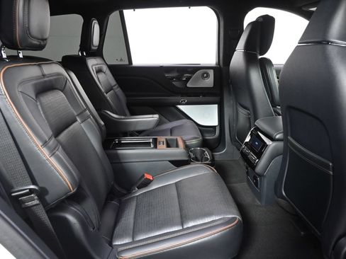 Certified 2025 Lincoln Aviator Black Label AWD/4WD image 18