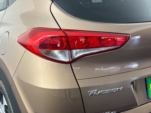 Used 2017 Hyundai Tucson Sport FWD image 36