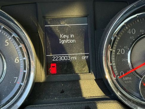 Used 2011 Chrysler Town & Country Touring-L w/ Entertainment Group #2 image 17