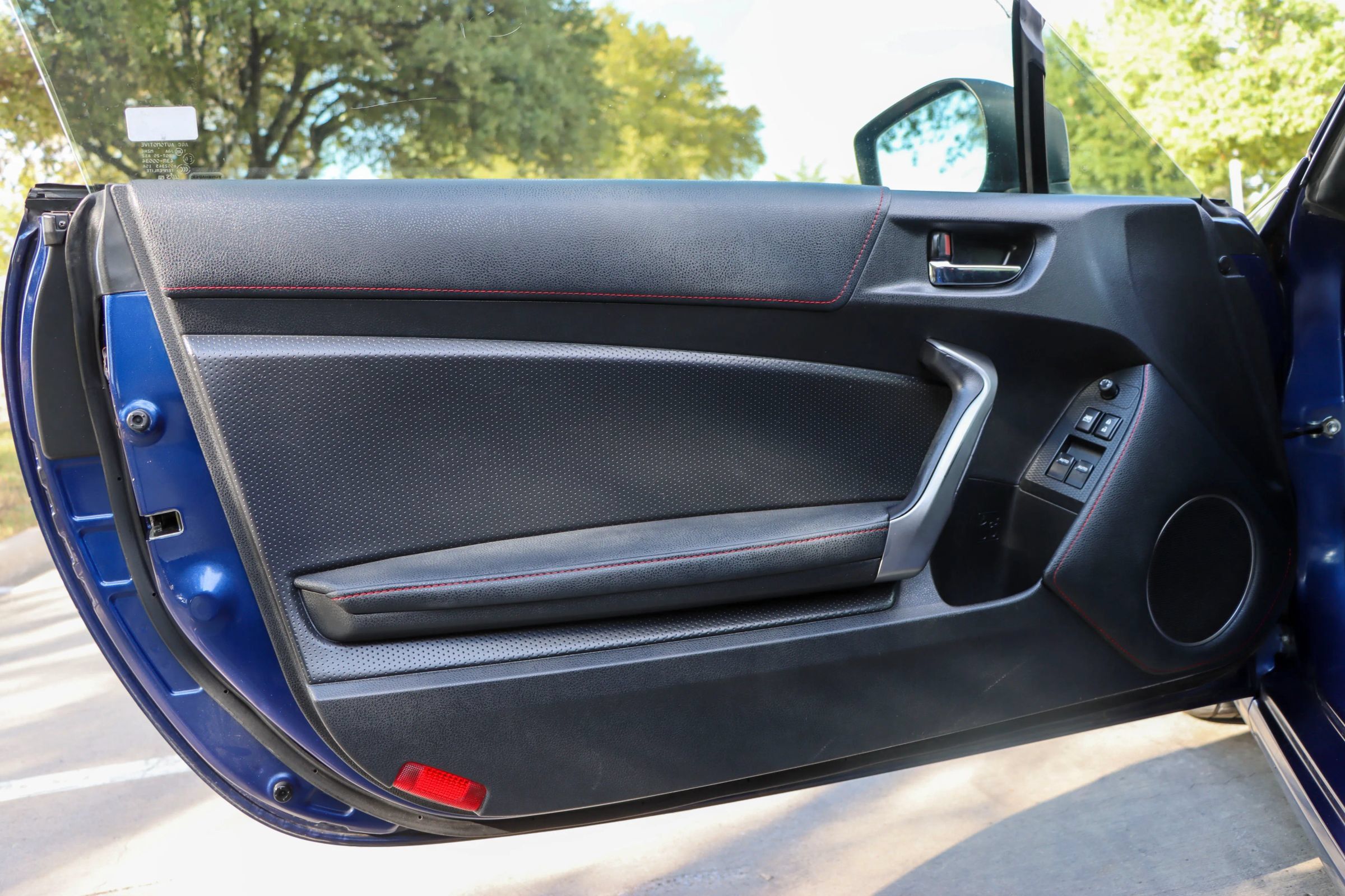 Used 2015 Scion FR-S RWD image 10