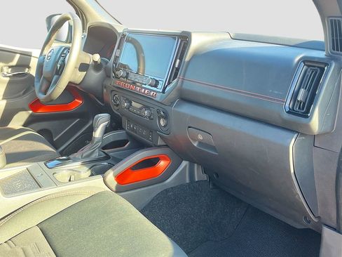 Used 2025 Nissan Frontier PRO-4X w/ Pro Convenience Package AWD/4WD image 28