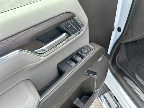 Used 2024 GMC Sierra 1500 SLT w/ SLT Premium Plus Package image 17