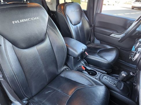 Used 2014 Jeep Wrangler Unlimited Rubicon w/ Connectivity Group image 11
