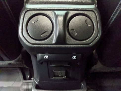 Used 2023 Jeep Wrangler Unlimited Sahara image 20