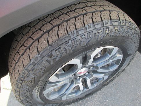 Certified 2024 GMC Canyon AT4 w/ Canyon Safety Plus Package image 12