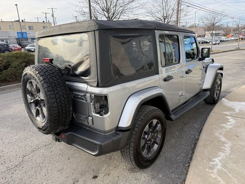 Used 2018 Jeep Wrangler Unlimited Sahara image 11