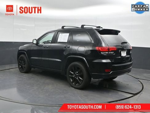 Used 2022 Jeep Grand Cherokee Laredo X image 8