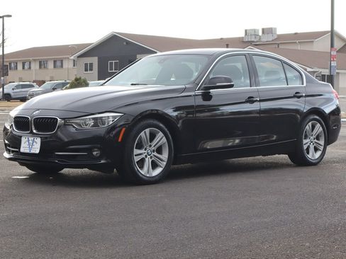 Used 2018 BMW 330i Sedan image 11