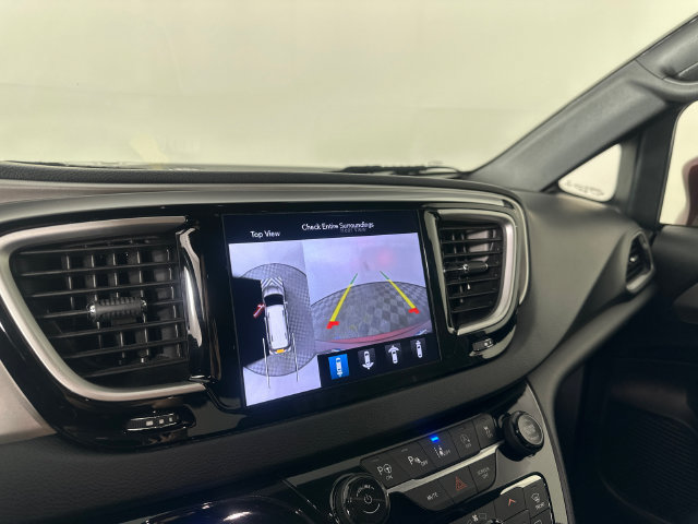 Used 2020 Chrysler Pacifica Touring-L w/ Advanced Safetytec Group AWD/4WD image 9