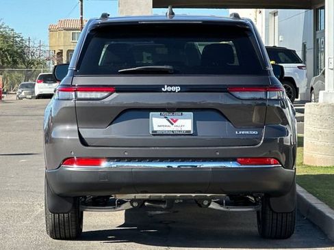 New 2025 Jeep Grand Cherokee Laredo X RWD image 9