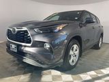 Used 2022 Toyota Highlander LE image 3