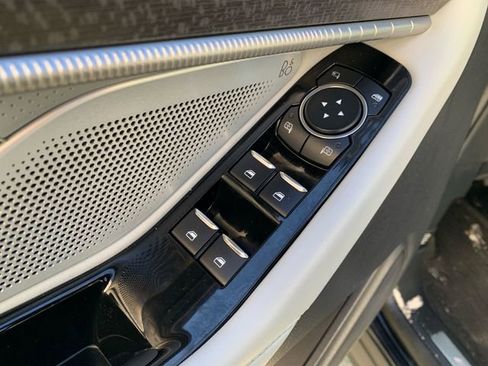 Certified 2025 Ford Explorer Platinum w/ LUX Leather Package image 17