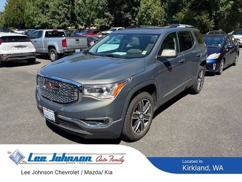 Used 2018 GMC Acadia Denali w/ Technology Package AWD/4WD image 1