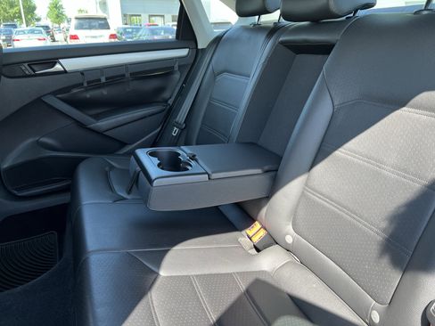 Used 2013 Volkswagen Passat 2.5 SE FWD image 33