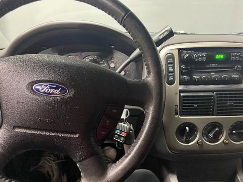 Used 2004 Ford Explorer XLT image 25