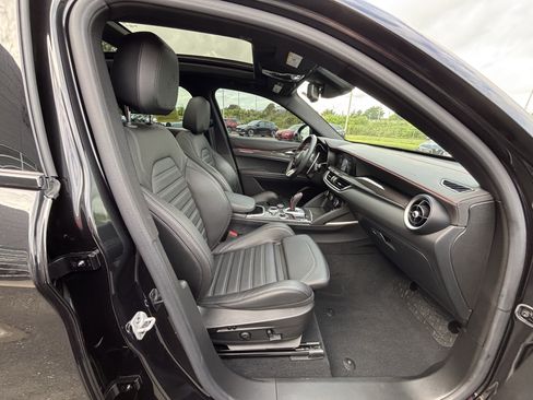 Used 2023 Alfa Romeo Stelvio Estrema AWD/4WD image 34