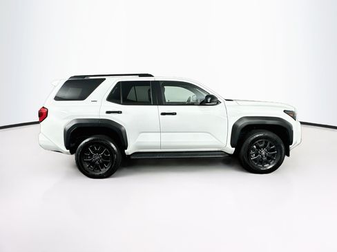 Used 2025 Toyota 4Runner SR5 AWD/4WD image 10