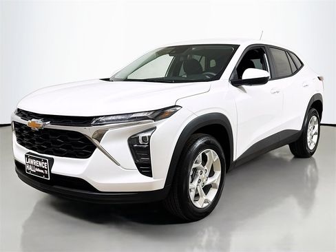 New 2026 Chevrolet Trax LS w/ LS Convenience Package image 1