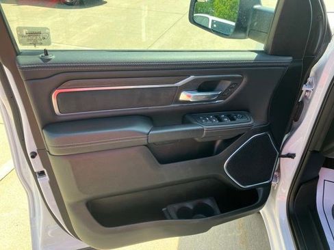 Used 2025 RAM 1500 Laramie w/ Sport Appearance Package AWD/4WD image 9