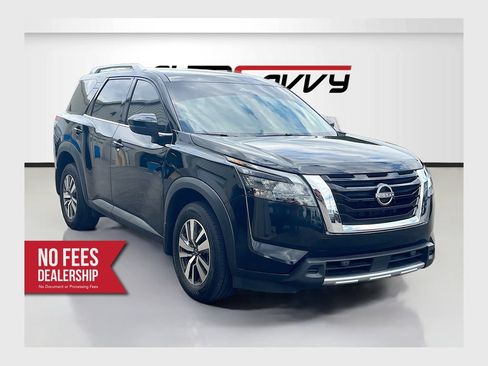 Used 2025 Nissan Pathfinder SL AWD/4WD image 1