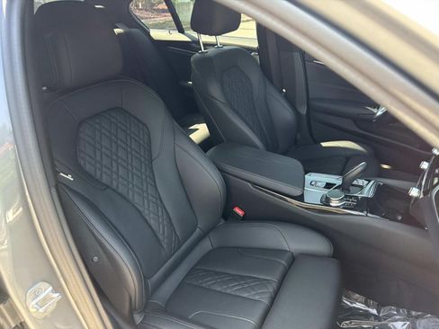 Certified 2023 BMW 530i w/ Premium Package RWD image 33