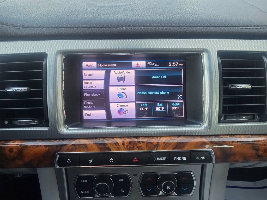 Used 2013 Jaguar XF RWD image 22
