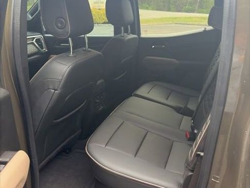 Used 2024 GMC Canyon Denali image 28