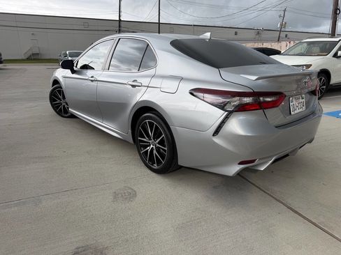 Used 2023 Toyota Camry SE image 7