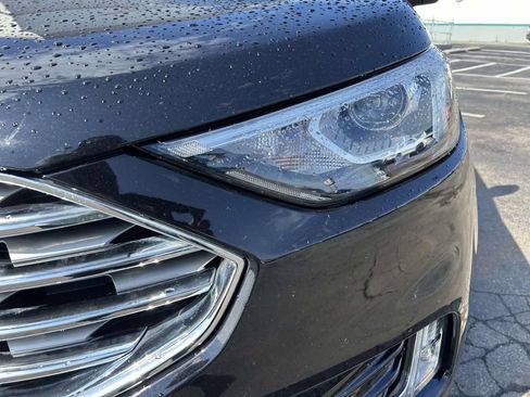 Used 2022 Ford Edge Titanium AWD/4WD image 12