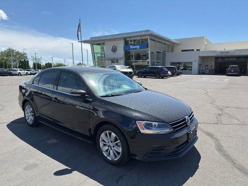 Used 2015 Volkswagen Jetta SE FWD image 1