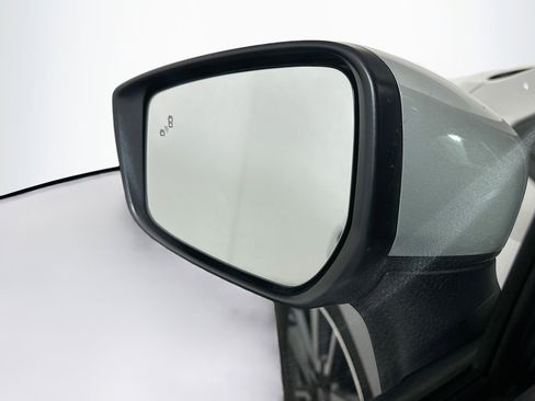 Used 2023 Nissan Versa SV image 16