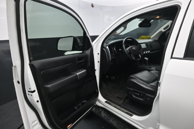 Used 2018 Toyota Sequoia TRD Sport AWD/4WD image 12