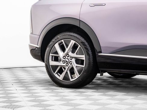 New 2026 Cadillac Optiq Luxury 1 image 34