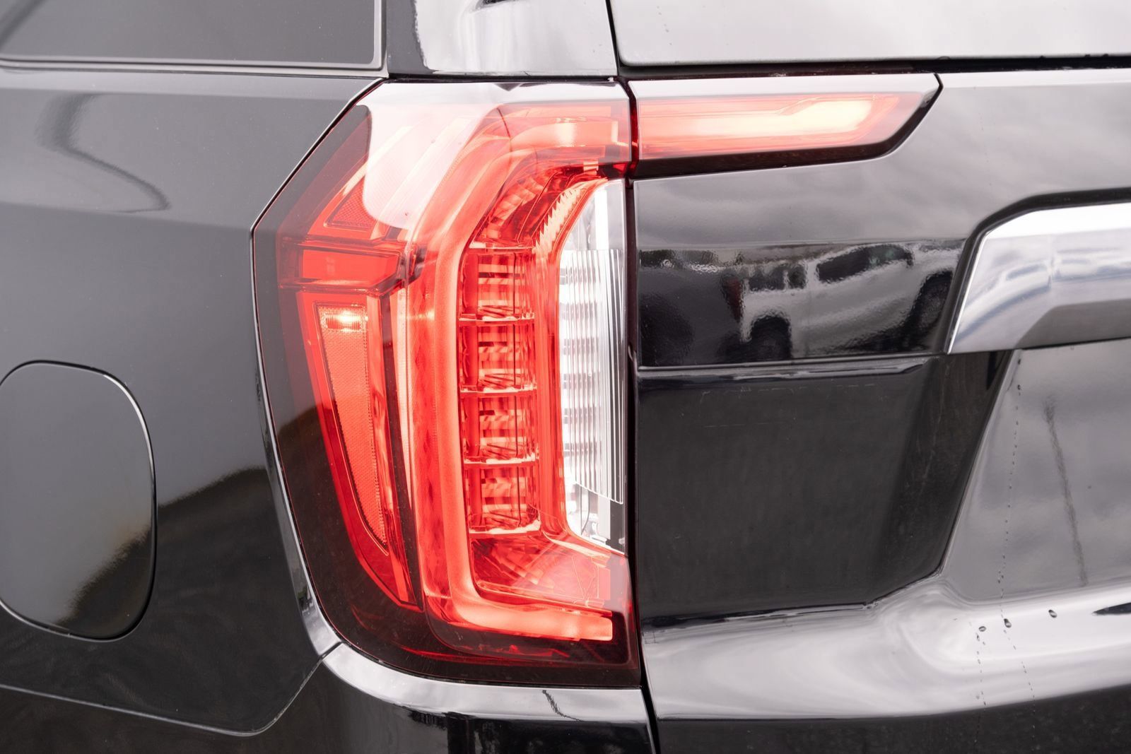 Used 2023 GMC Yukon AT4 w/ AT4 Premium Plus Package AWD/4WD image 27