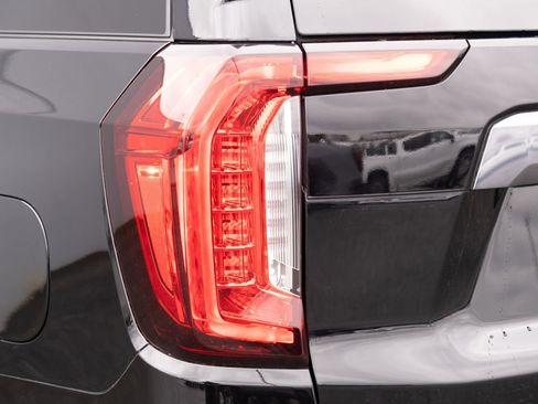 Used 2023 GMC Yukon AT4 w/ AT4 Premium Plus Package image 27