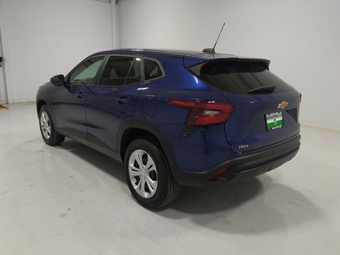 Used 2024 Chevrolet Trax LS FWD image 5