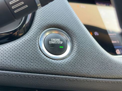 Certified 2022 Cadillac XT5 Premium Luxury w/ LPO, Floor Liner Package image 25