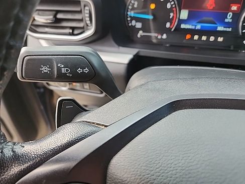 Used 2020 Ford Explorer XLT w/ Equipment Group 202A AWD/4WD image 13