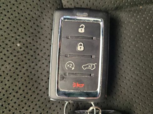 Used 2023 Jeep Grand Cherokee Altitude AWD/4WD image 32